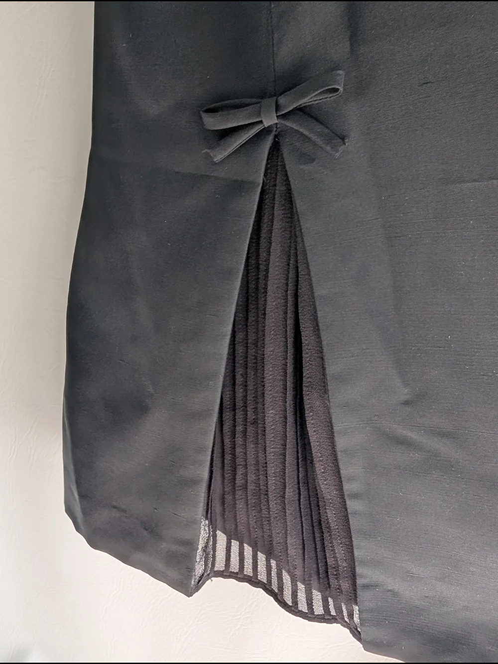 Talbots Black Silk LBD Short-Sleeve Lined Sheath Dress Ruffle Bow Detail - 8